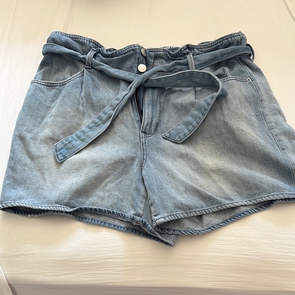 Reitmans Pants - Reitmans “The Super High Rise” Denim Shorts